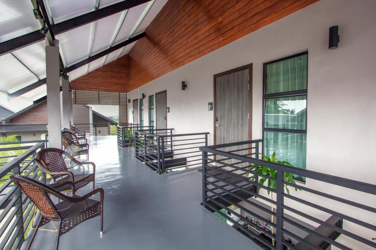 Villa Paddy Padang Mat Sirat Luaran gambar