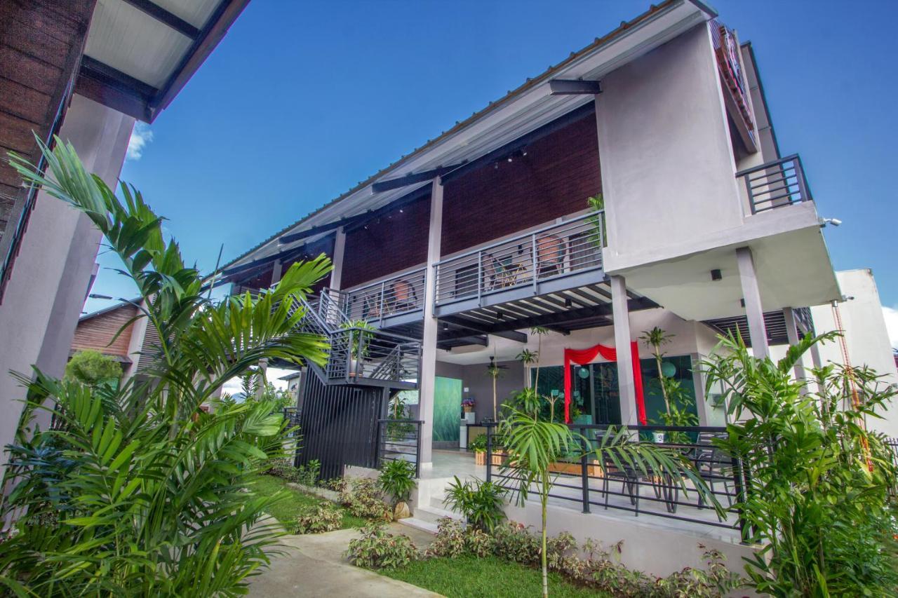 Villa Paddy Padang Mat Sirat Luaran gambar