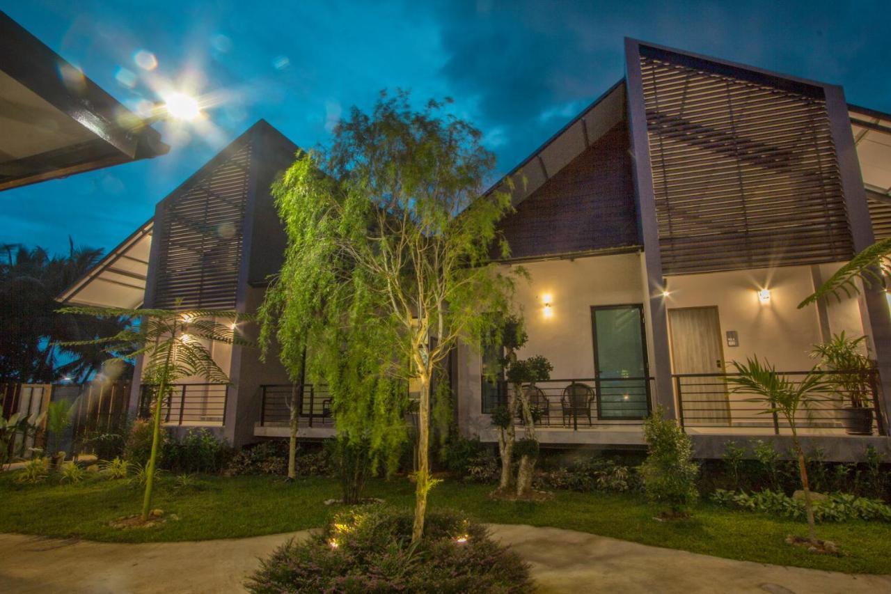 Villa Paddy Padang Mat Sirat Luaran gambar